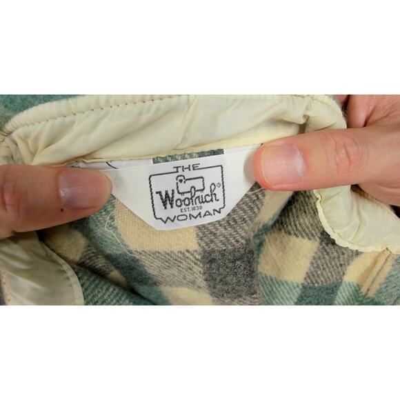 Vintage Woolrich Woman Wool Flannel Shirt Green Plaid Boxy Womens Small Shacket - Picture 8 of 8
